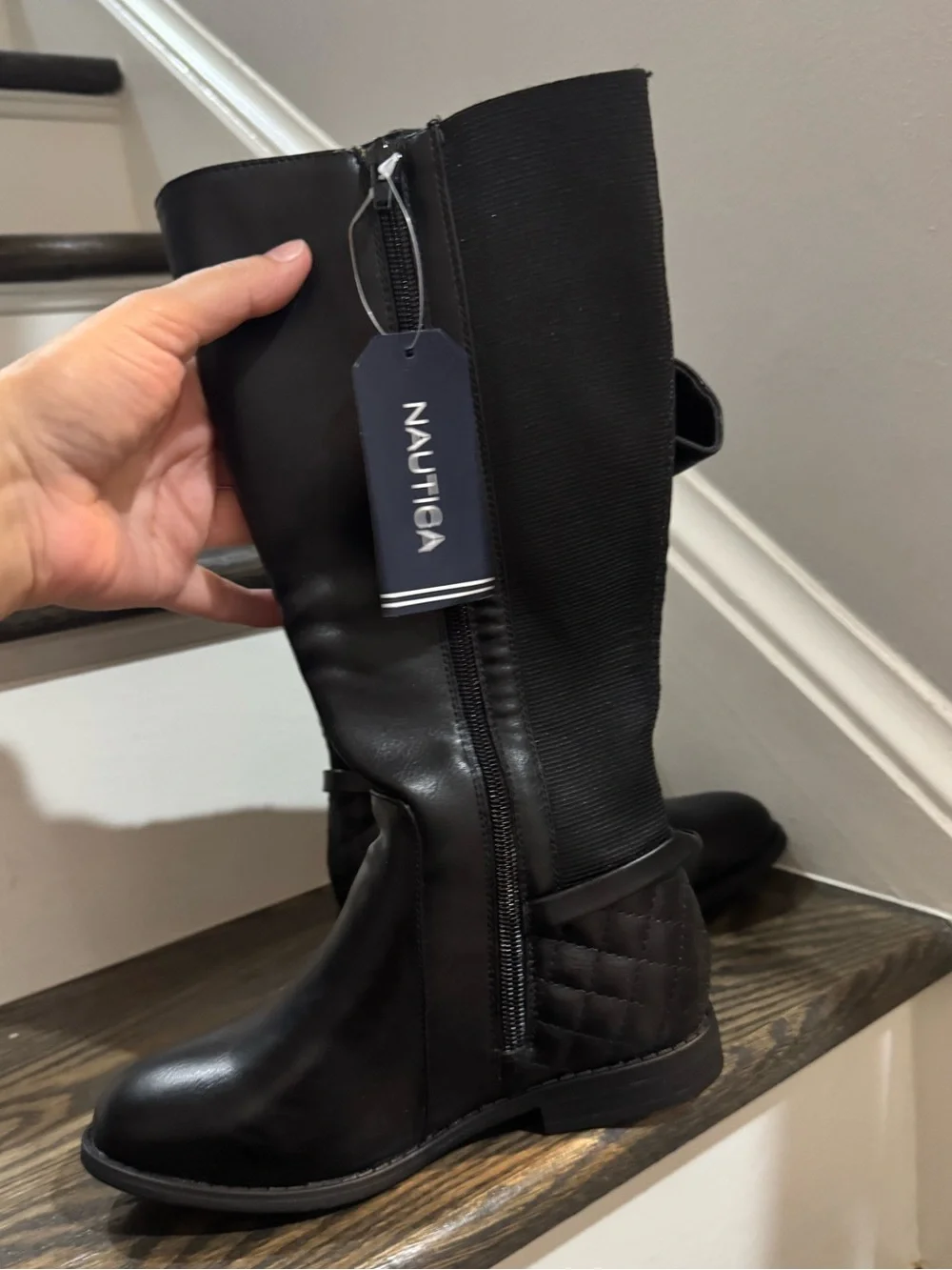 Nautica Vivi Girls Black Boots with Chain Accent size 1 New